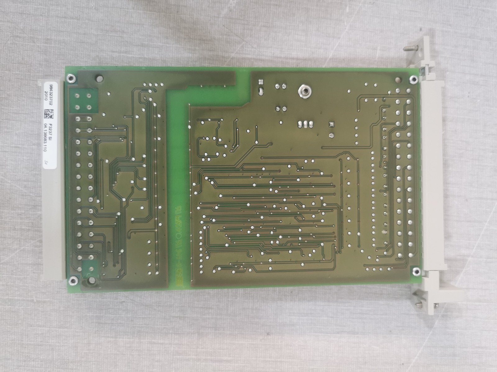 HIMA F 3237 INPUT MODULE 98 4713302 REV 04- NEW WITH FILTHY BOX