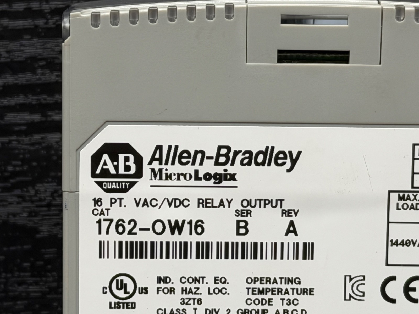 Allen Bradley 1762-OW16 1762-0W16 B MicroLogix 1200 Output Module Relay Analog