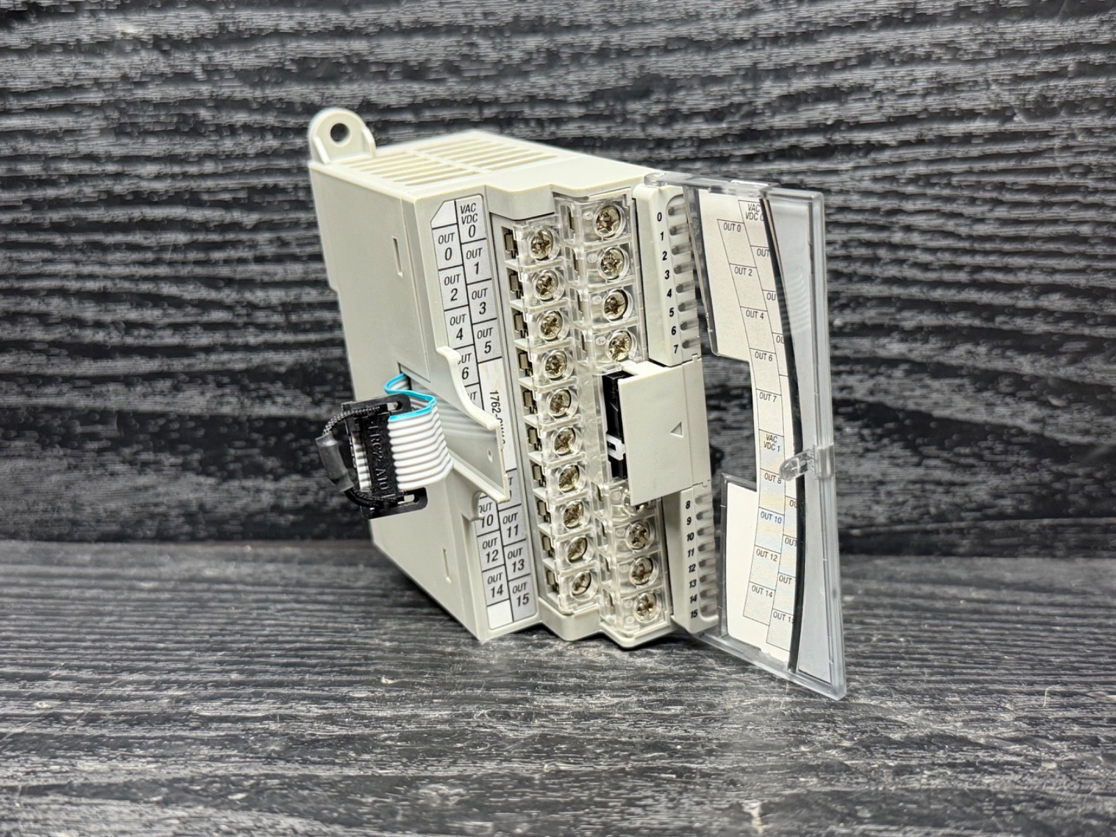 Allen Bradley 1762-OW16 1762-0W16 B MicroLogix 1200 Output Module Relay Analog