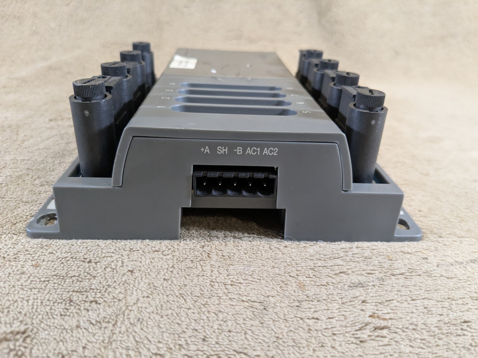 Novar Opus XiO.08 Control Unit XIO-8DO-B with Overide Switches