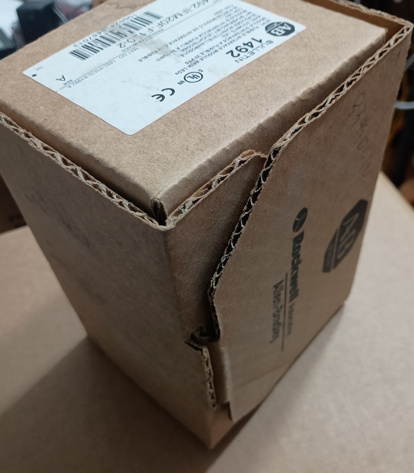 ALLEN BRADLEY – 1492-IFM20F-F120-2 – Ser A 20PT Fusible Interface Module w/ LEDs