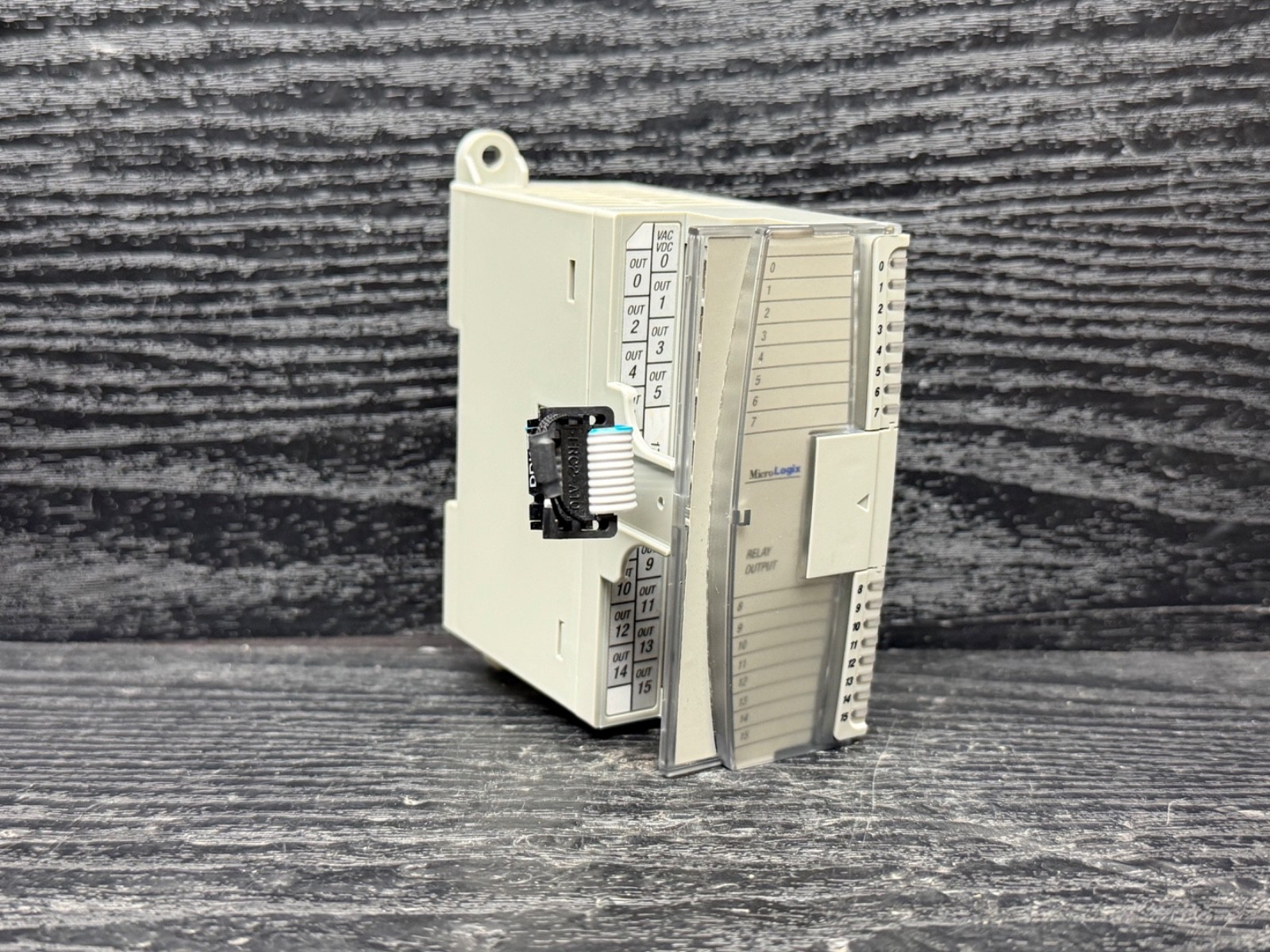 Allen Bradley 1762-OW16 1762-0W16 B MicroLogix 1200 Output Module Relay Analog