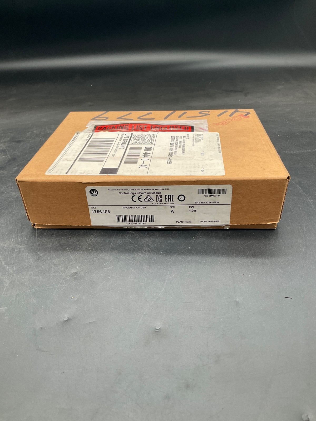 ALLEN-BRADLEY 1756-IF8 Analog Input Module Series A NEW