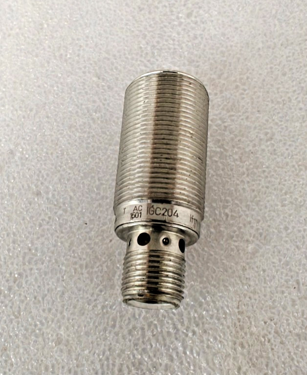 IGC204 IFM Effector Inductive Proximity Sensor
