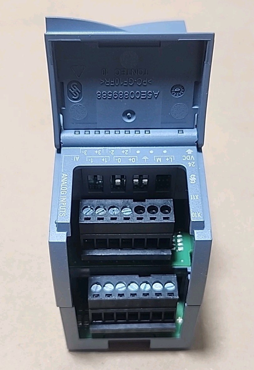 *NEW SURPLUS* Siemens 6ES7 231-4HF32-0XB0 Analog Input Module S7-1200 + Warranty