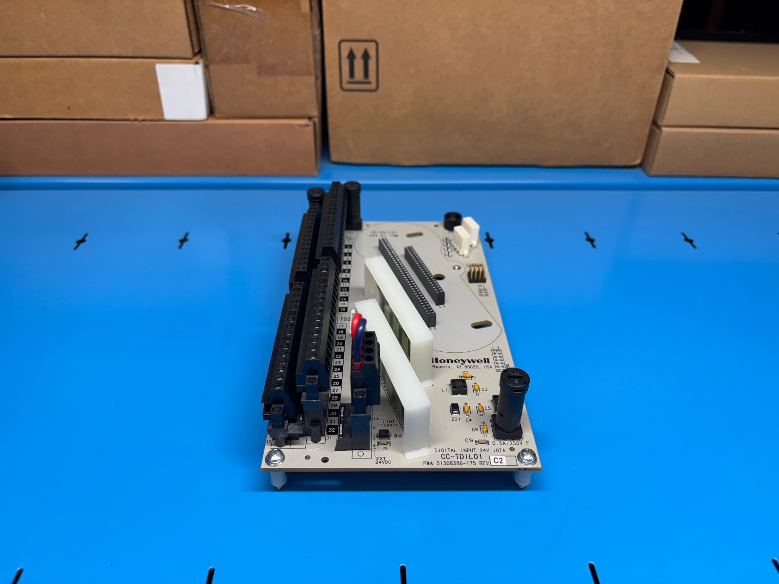 Honeywell CC-TDIL01 DIGITAL INPUT 24V IOTA Card Module