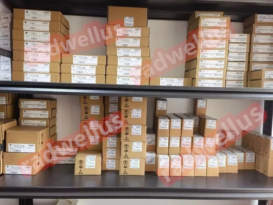 NEW IN BOX SIEMENS 6ES7 231-4HF32-0XB0 6ES7 231-4HF32-0XB0
