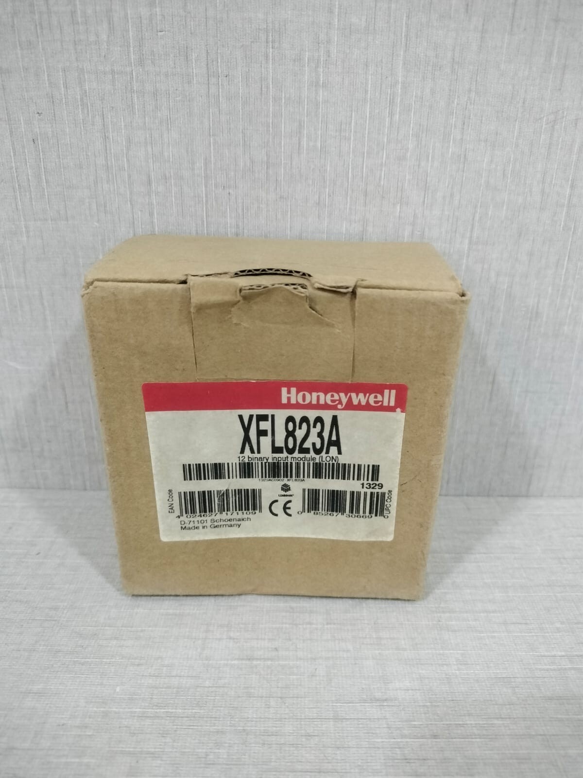 Honeywell XFL823A Distributed I/O 12 Digital Input Module W/ FILTHY & BROKEN BOX