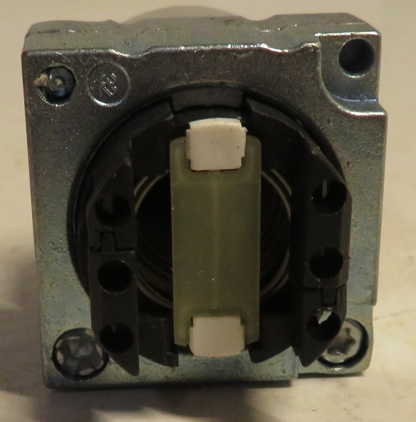 Siemens UNBRANDED Pushbutton Switch Auxiliary Contact New Single Unknown Part #