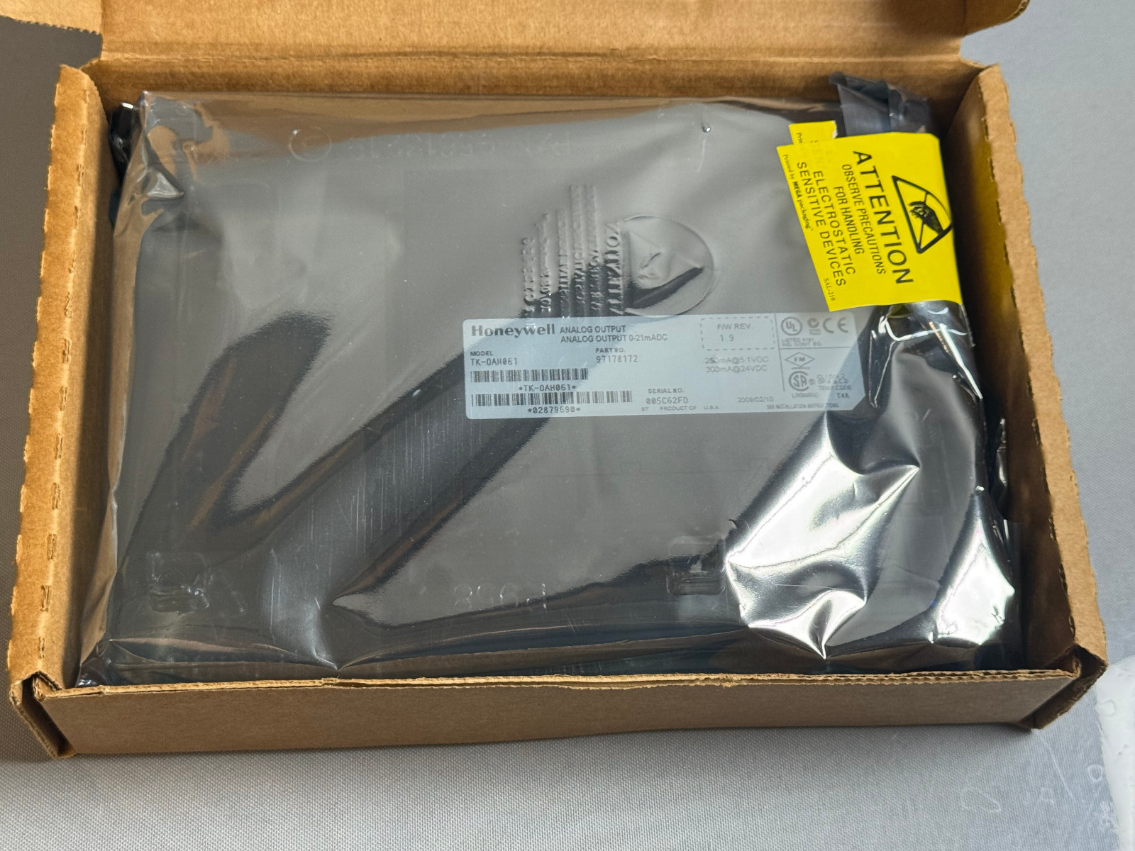 Honeywell TK-OAH061 Model Rev J01 Analog Output Module 97178172