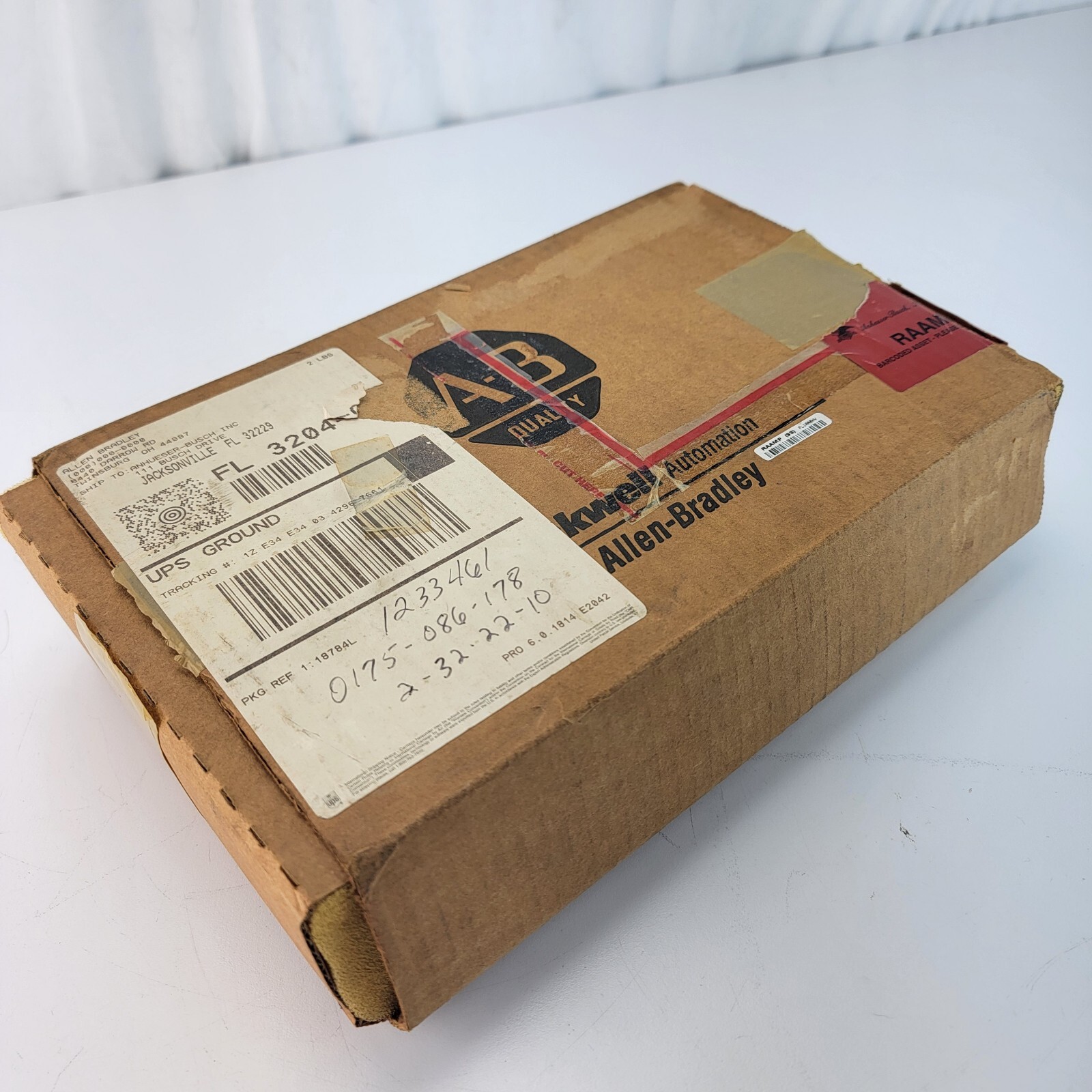 Allen-Bradley 1771-OM Output Module NEW OPEN BOX made in GERMANY