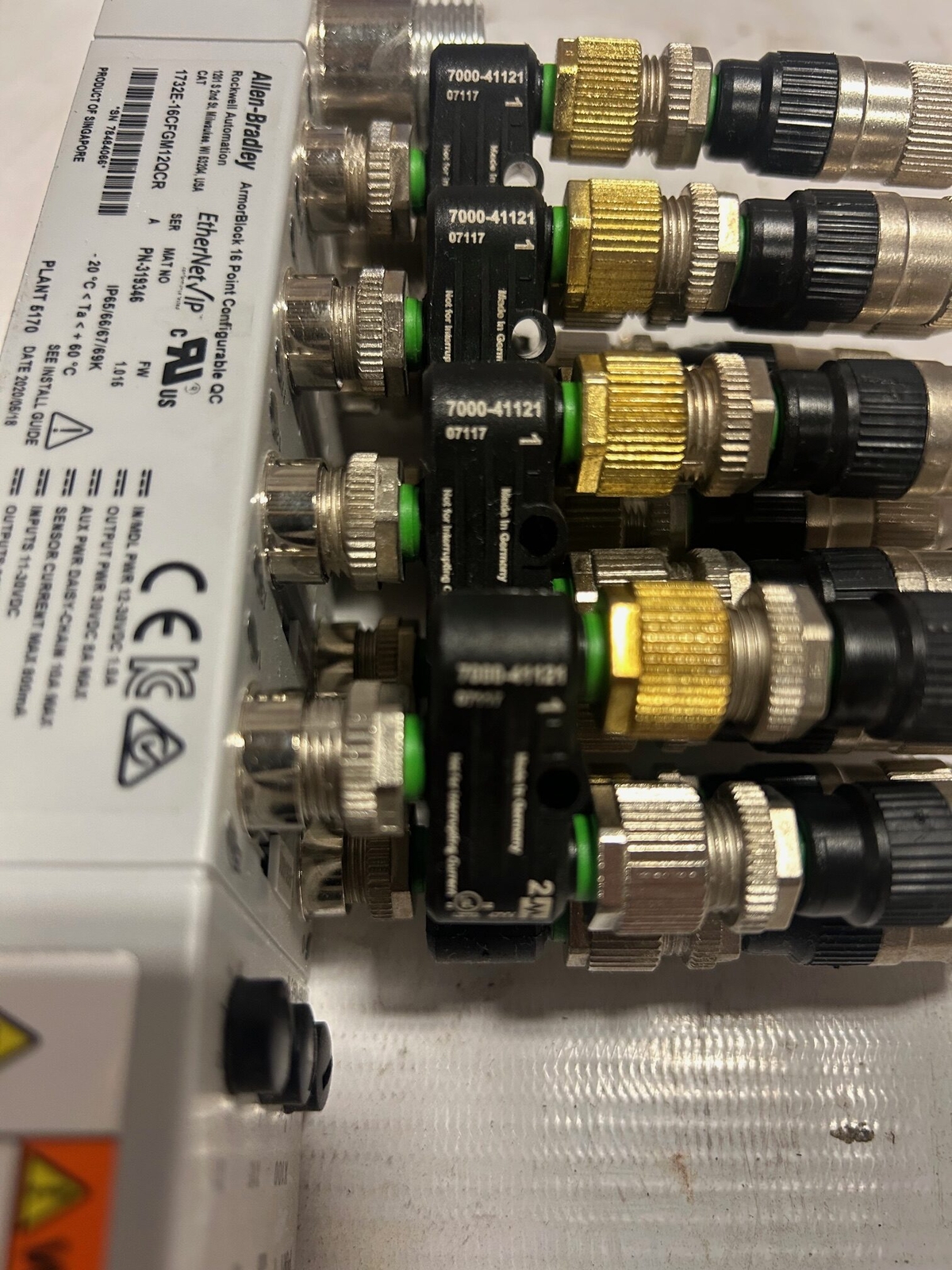 Allen Bradley 1732E-16CFGM12QCR/A ArmorBlock I/O with 7000-41121 M12 T Couplers