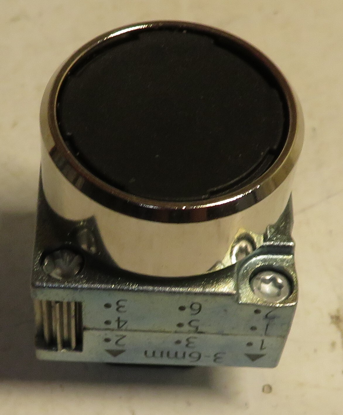 Siemens UNBRANDED Pushbutton Switch Auxiliary Contact New Single Unknown Part #