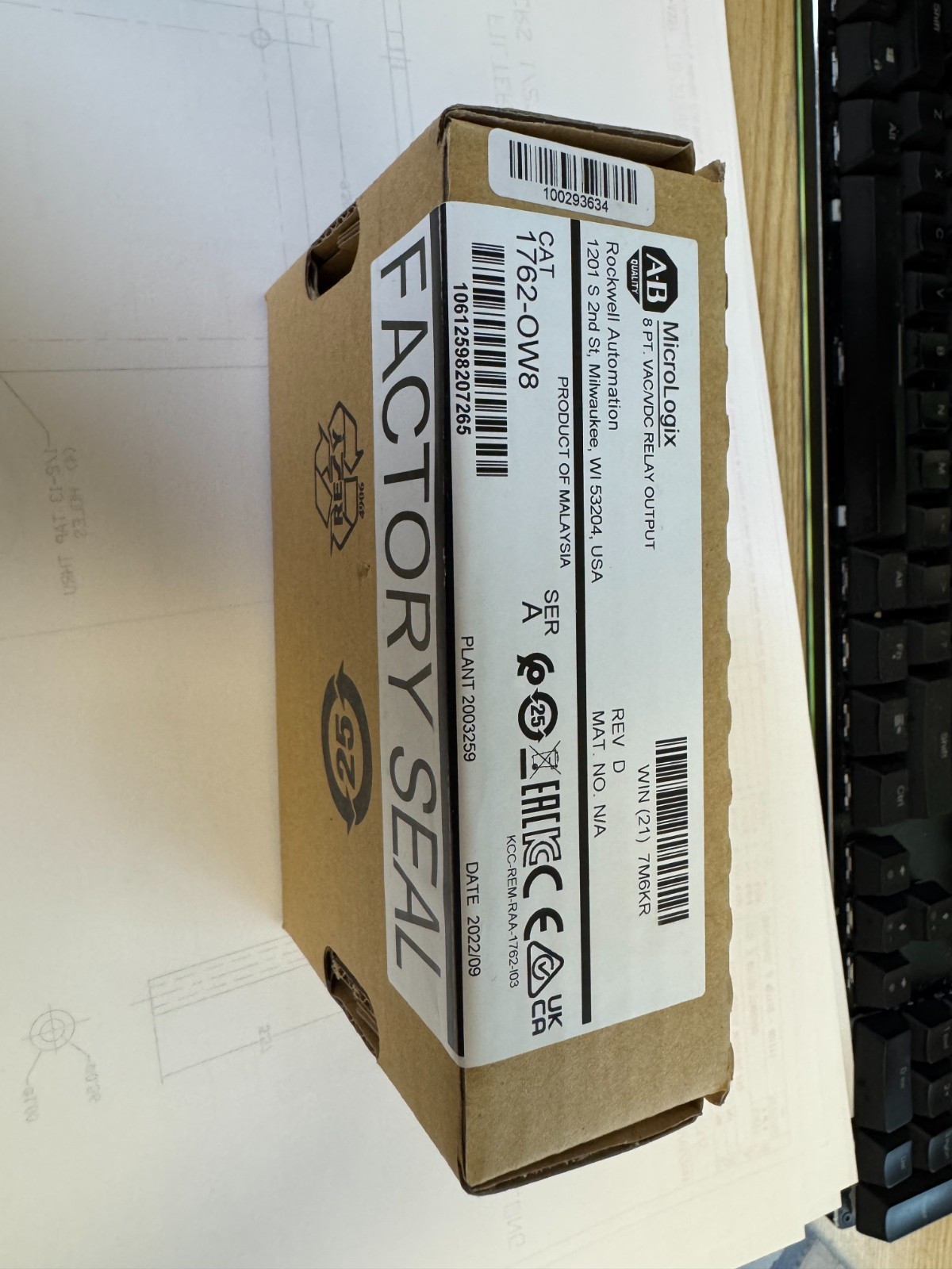 Allen-Bradley 1762-OW8 PLC Output Module-New Factory Sealed