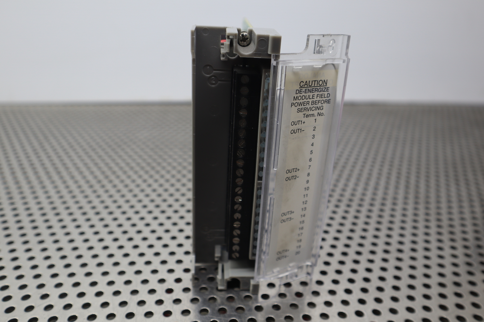 Honeywell 900B01-0301 Analog Output Module 4PT Used With Warranty See All Pics