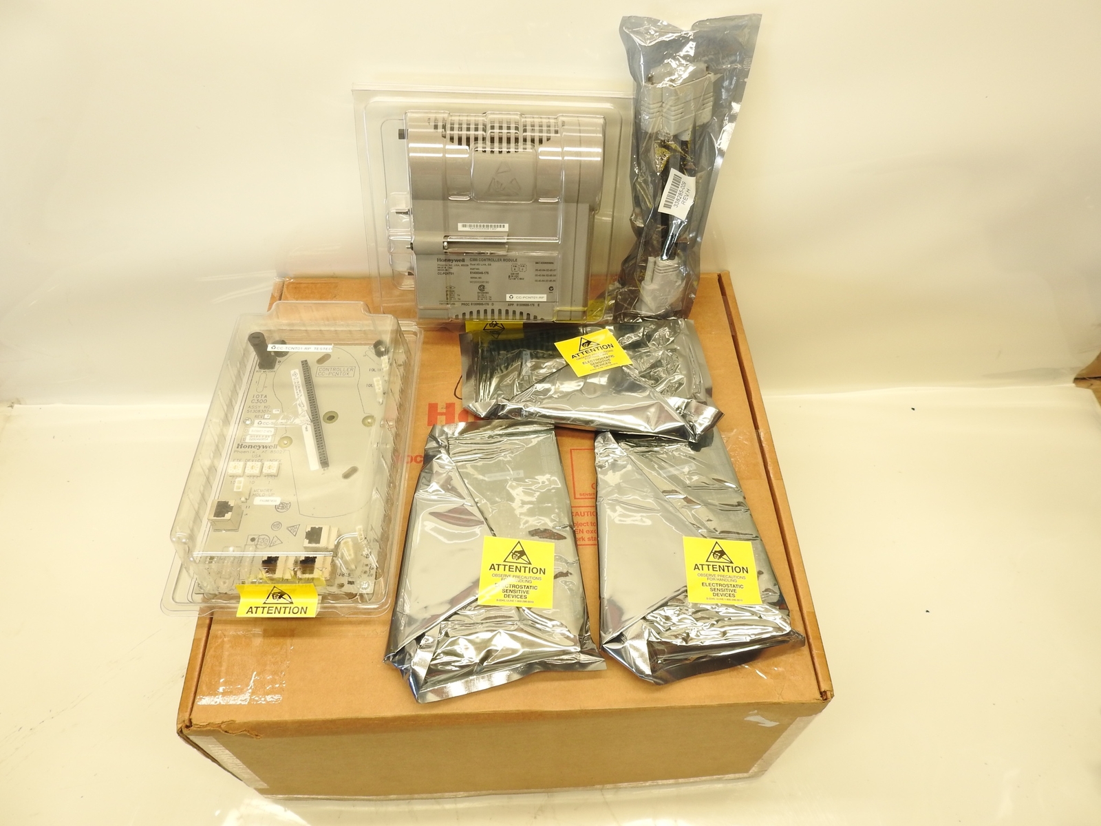 New Genuine Honeywell C300 Controller Kit 51405046-175 51308307 338285-009 5140