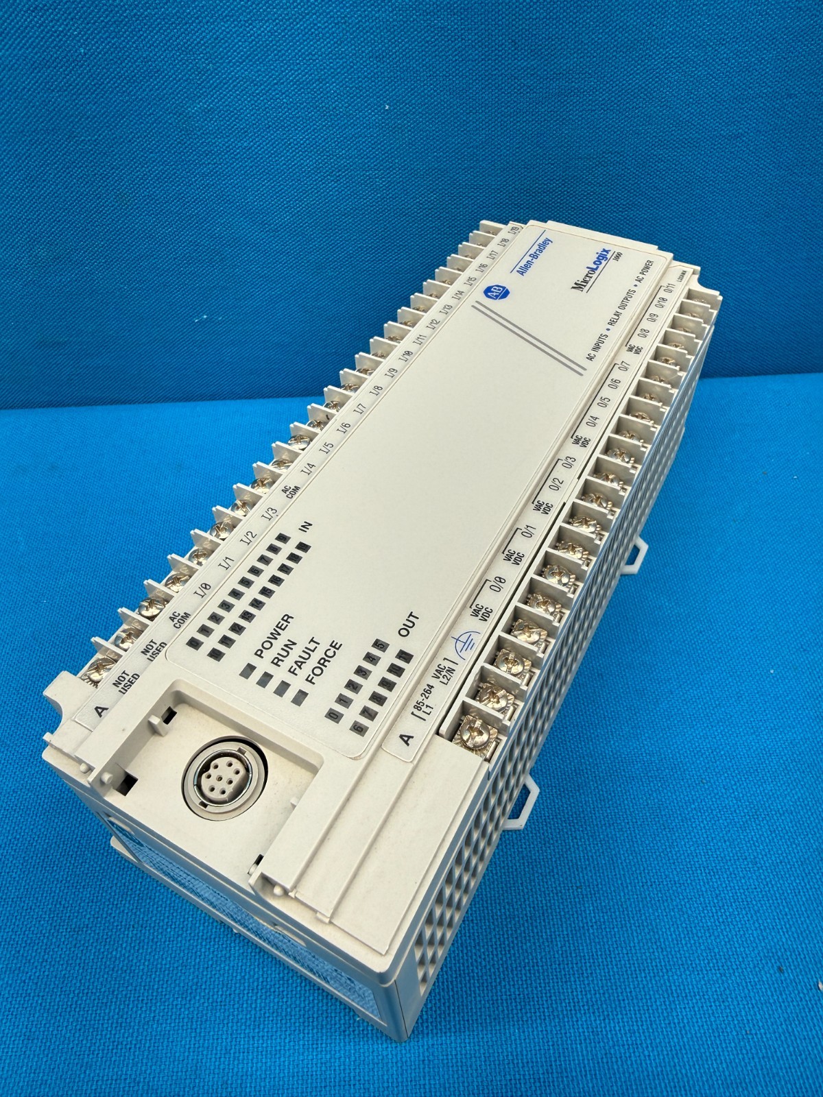 Allen-Bradley 1761-L32AWA MicroLogix 1000 Series-E Programmable Controller