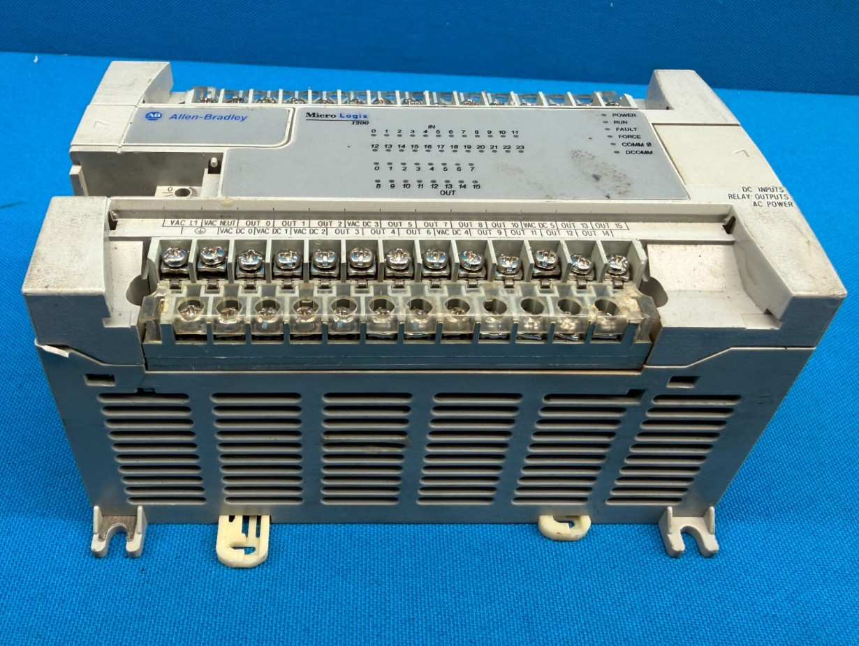 Allen-Bradley 1762-L40BWA MicroLogix 1200 40-Point Controller