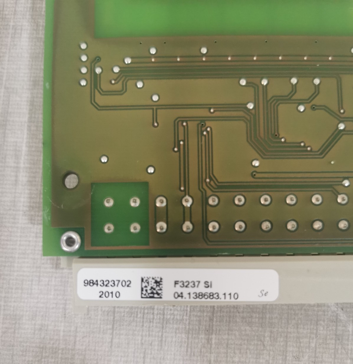 HIMA F 3237 INPUT MODULE 98 4713302 REV 04- NEW WITH FILTHY BOX
