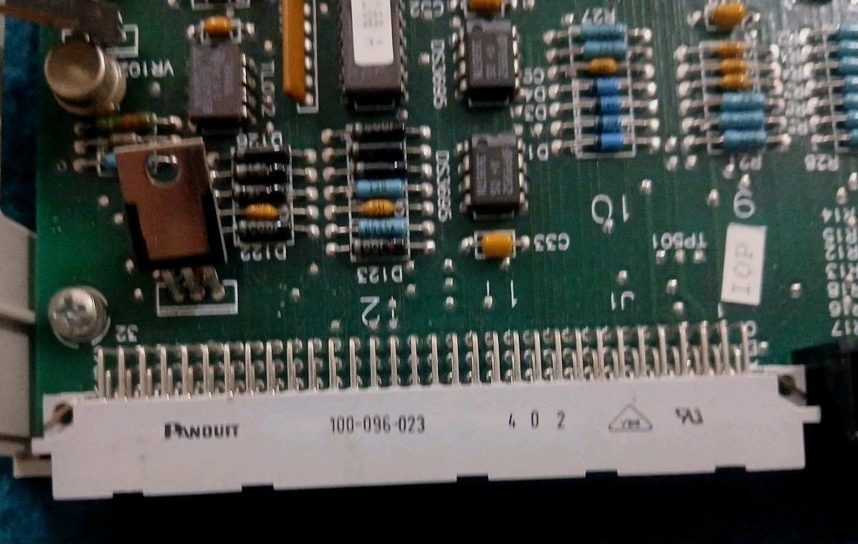 HONEYWELL ANALOG OUTPUT 51304483-100 NEW OPEN BOX