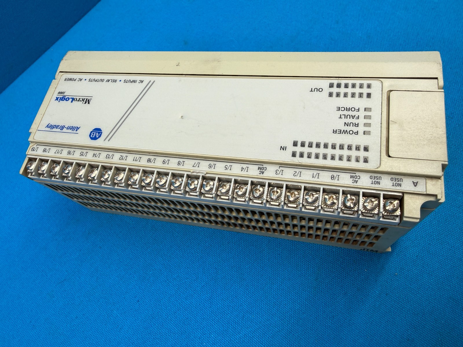 Allen-Bradley 1761-L32AWA MicroLogix 1000 32-Point 120/240VAC Controller