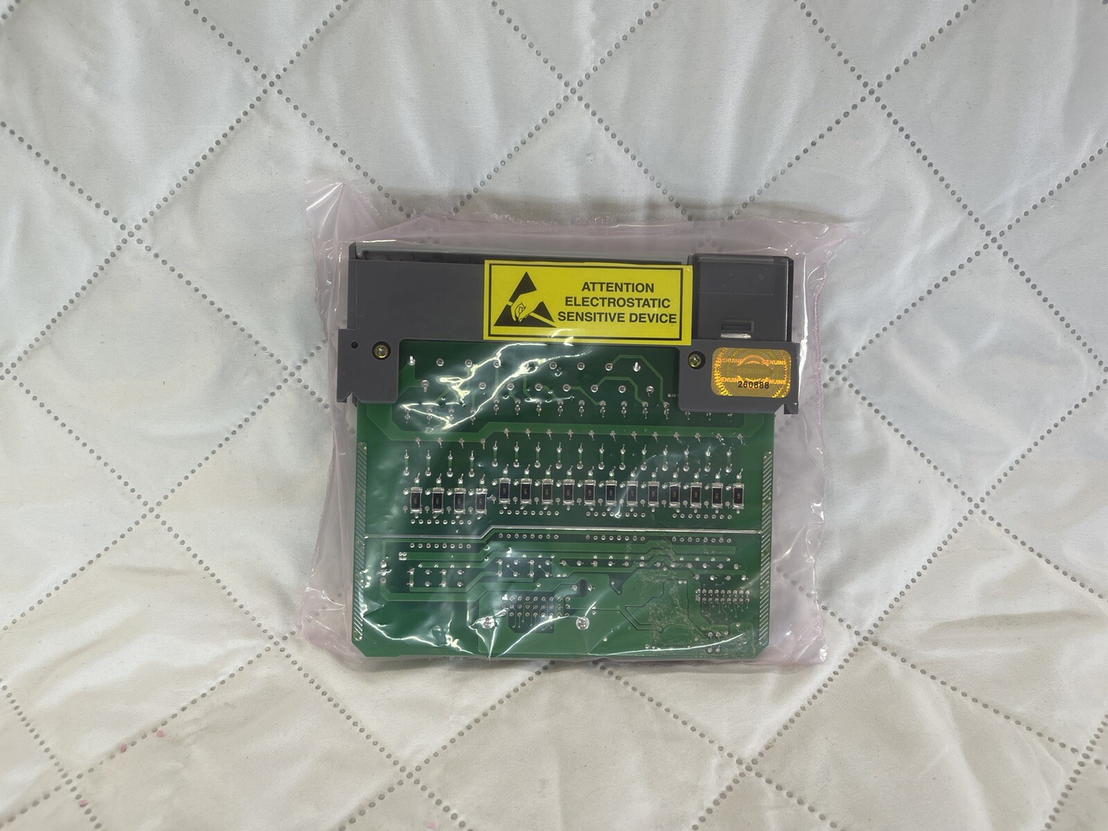 ALLEN BRADLEY 1746-IM16 C AB SLC 500 PLC INPUT MODULE New with not box Ser: C