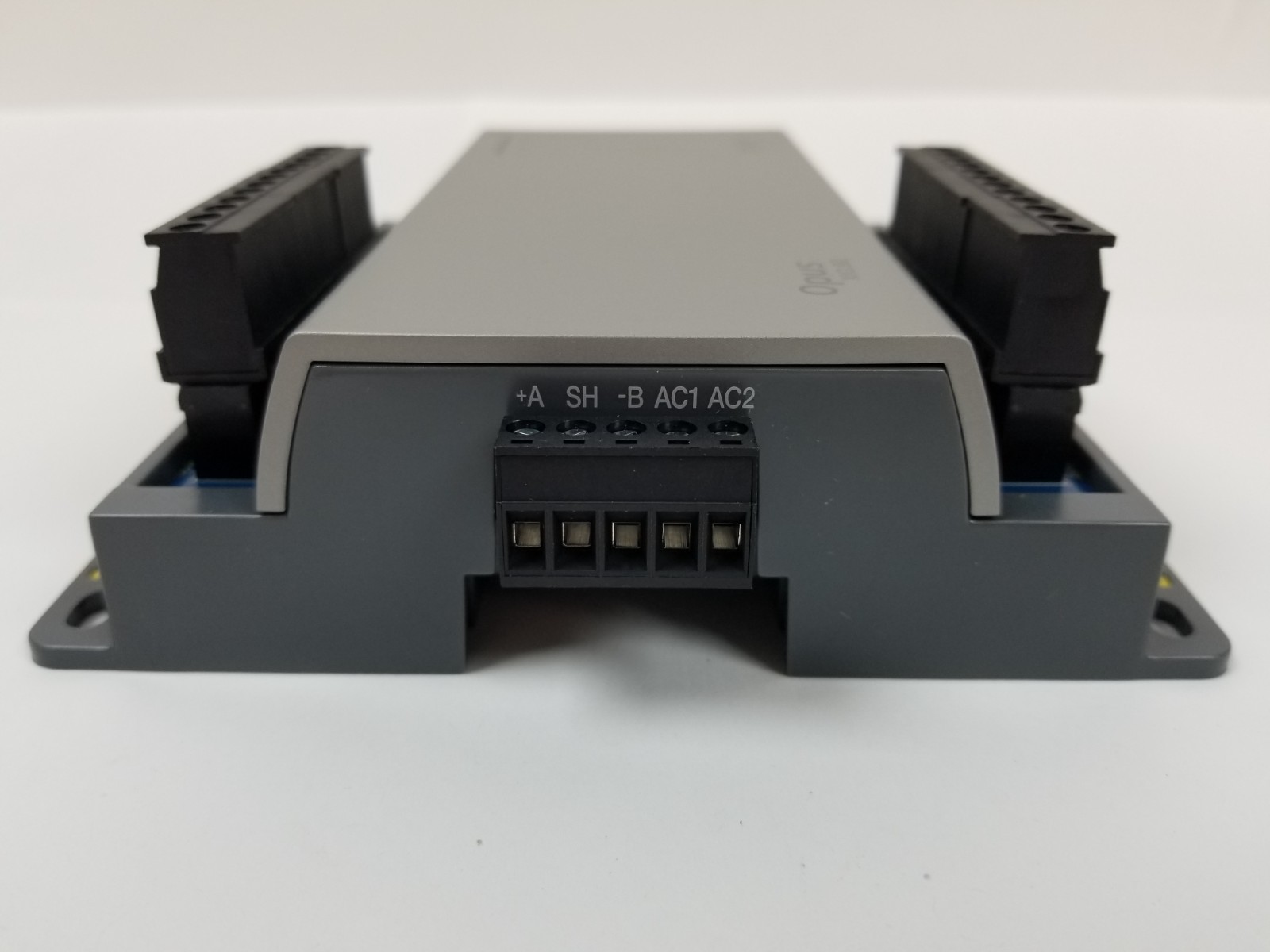 Honeywell NOVAR Opus XIO-8U-B I/O Module 22-28VAC 50/60Hz NEW