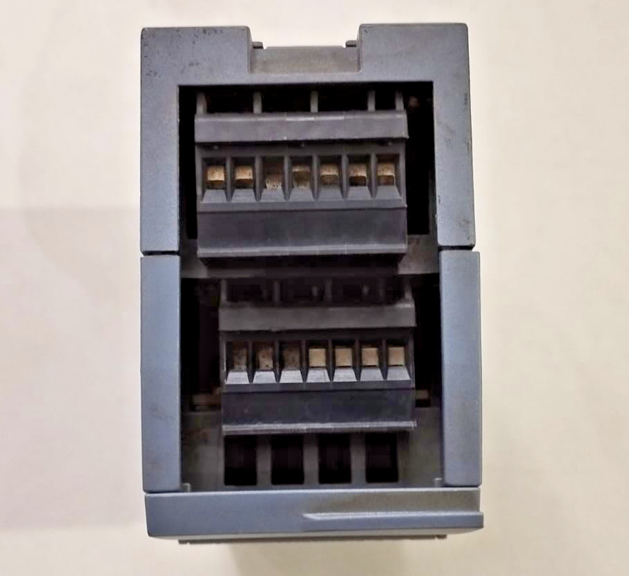 Siemens SIMATIC S7-1200 6ES7 231-4HF32-0XB0 SM 1231 Analog Input Module PLC