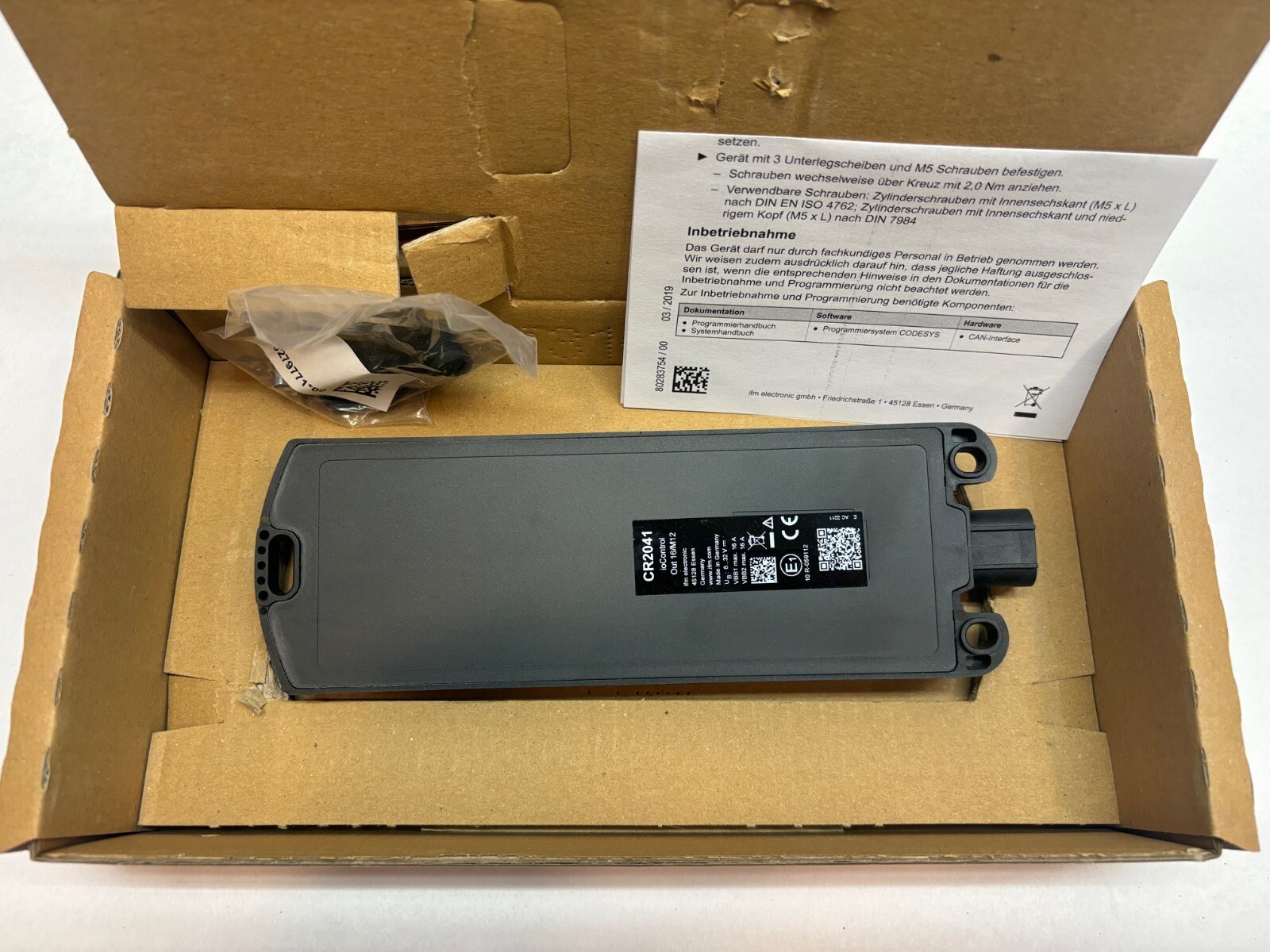 IFM CR2041 ioControl Out 16/M12, Output Module for Mobile Machines