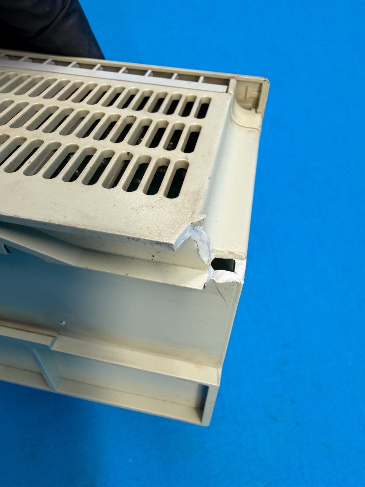 Allen-Bradley 1761-L32AWA MicroLogix 1000 32-Point 120/240VAC Controller