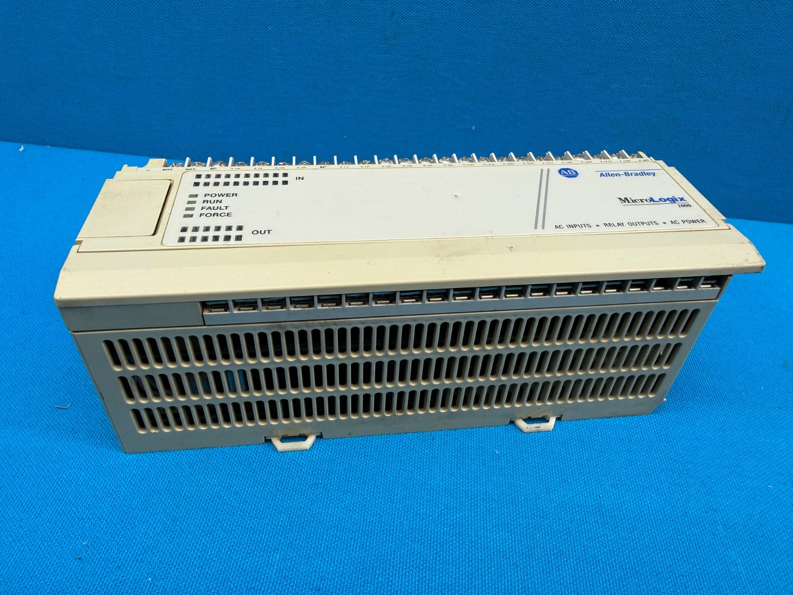 Allen-Bradley 1761-L32AWA MicroLogix 1000 32-Point 120/240VAC Controller