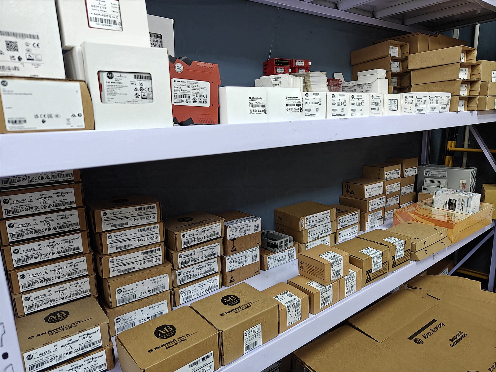 New Sealed AB 1756-IH16I Controllogix 16 Point Input Module Ser A