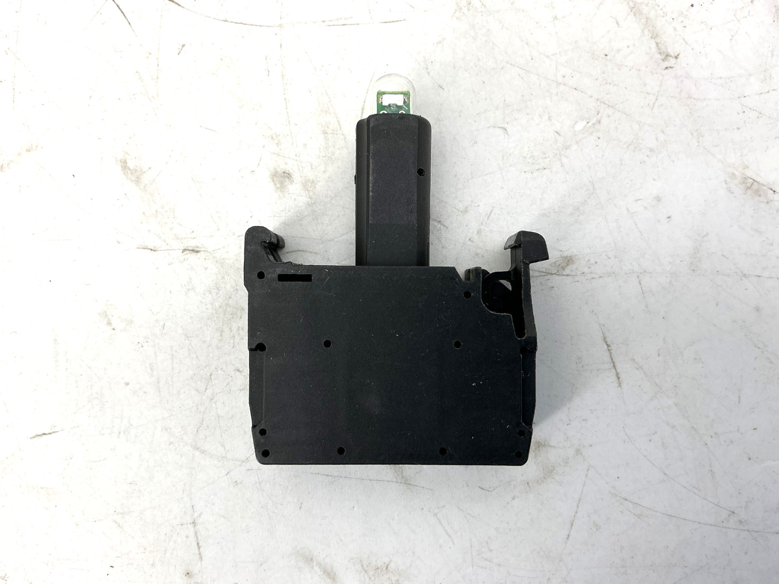 New Allen Bradley 800F-NUW Ser A LED Module White 21-120VAC/VDC 800FNUW -No Box