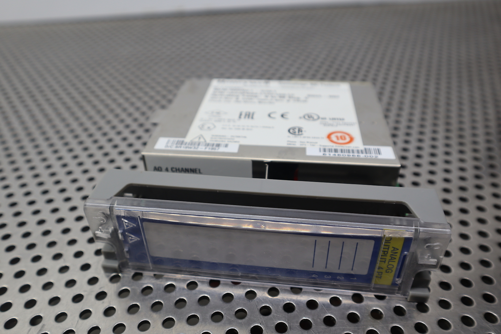 Honeywell 900B01-0301 Analog Output Module 4PT Used With Warranty See All Pics