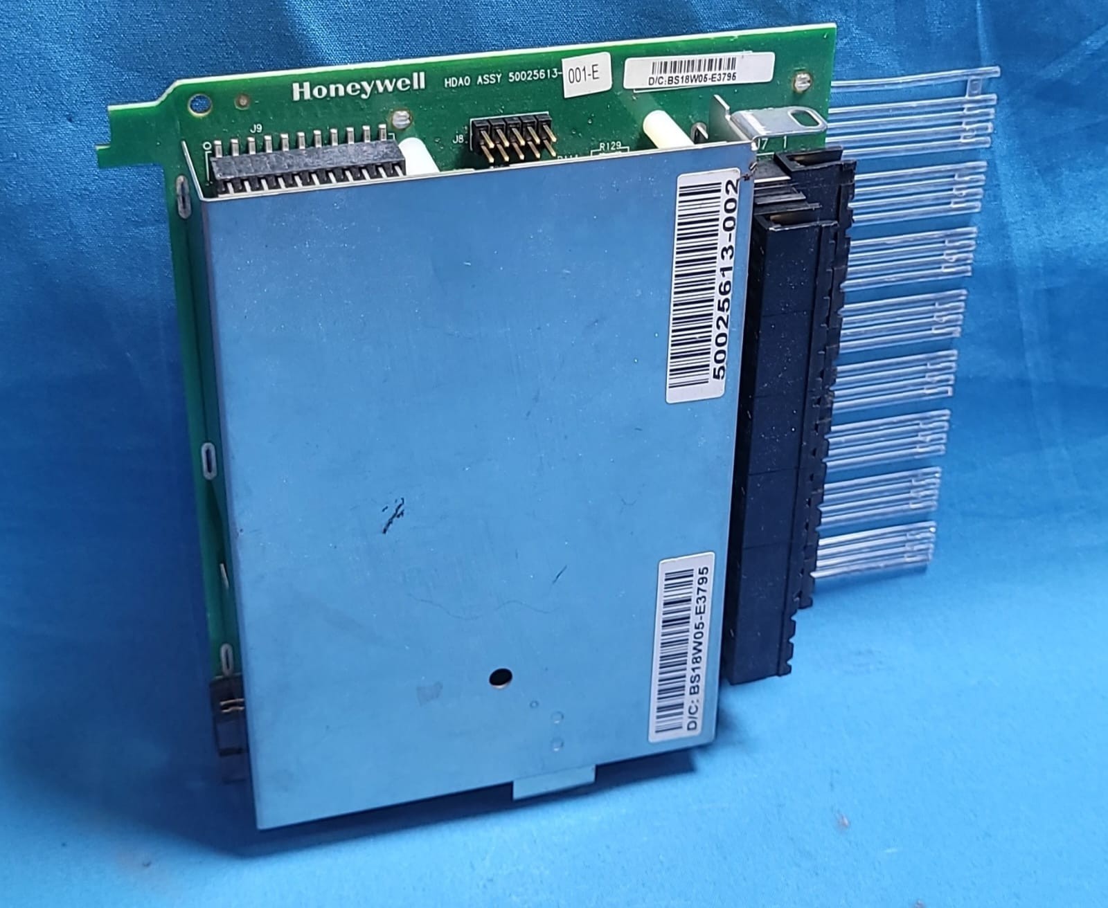 Honeywell 50025613-001-E | HC900 | 900B08-0202 8 Channel Analog Output Module