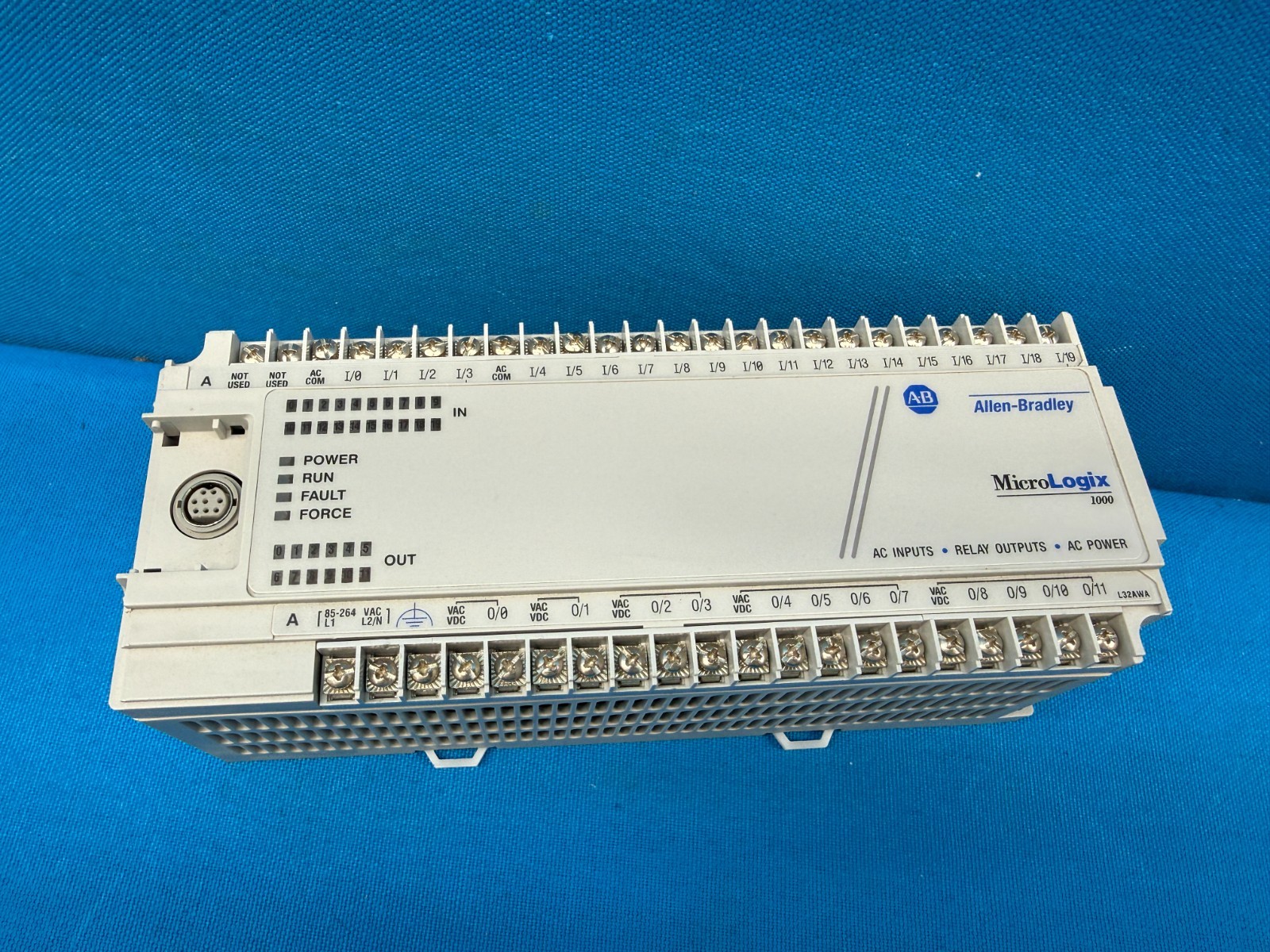 Allen-Bradley 1761-L32AWA MicroLogix 1000 Series-E Programmable Controller