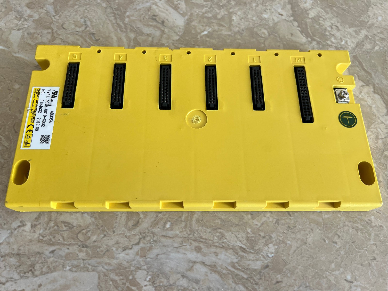 FANUC A03B-0819-C002 I/O Base 5-Slot Backplane ABU05B Mfg Year 2018 *USED*