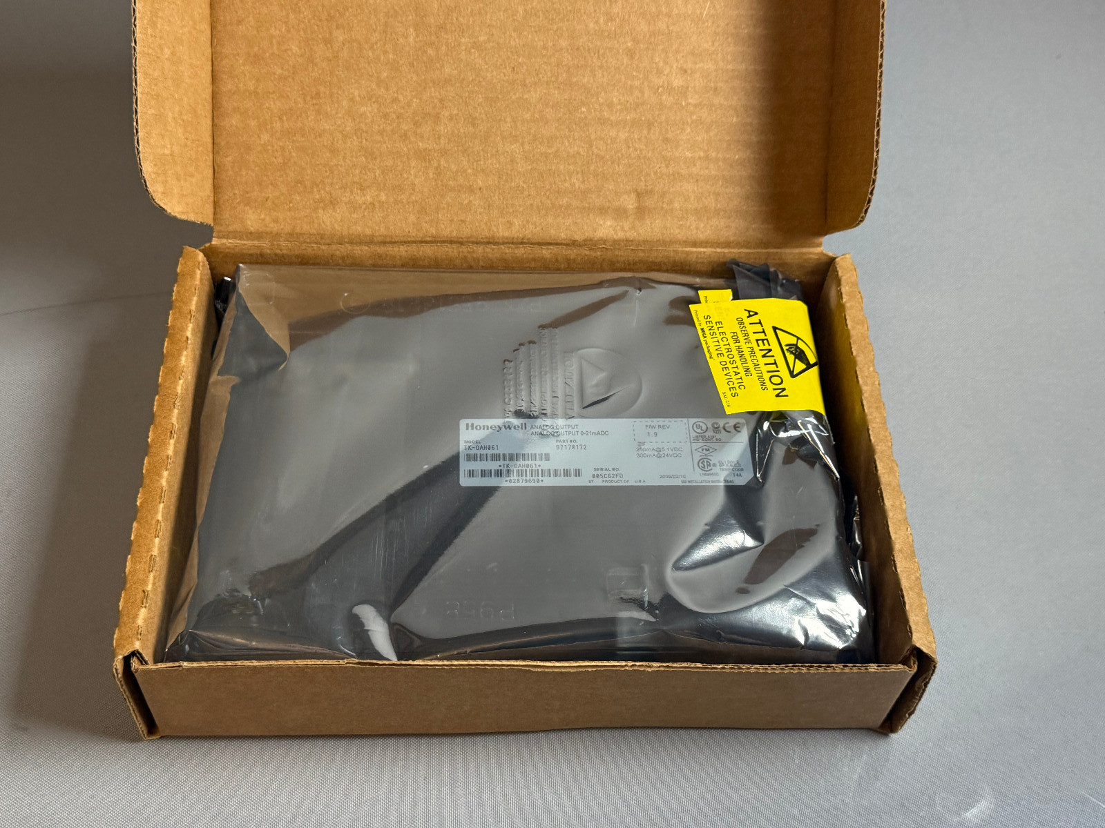 Honeywell TK-OAH061 Model Rev J01 Analog Output Module 97178172