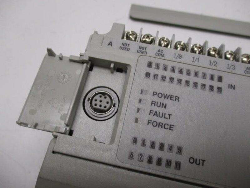ALLEN BRADLEY 1761-L32AWA SER. E F/W 1.0 (AS PICTURED) NSMP