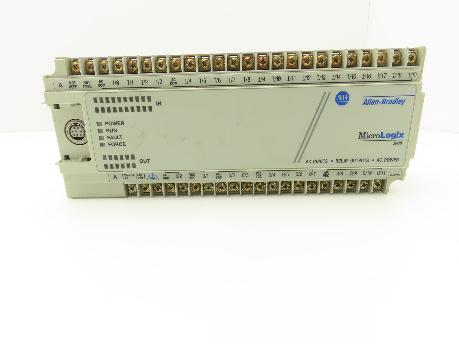 Allen Bradley 1761-L32AWA MicroLogix 1000 PLC Controller 100-240VAC Series E