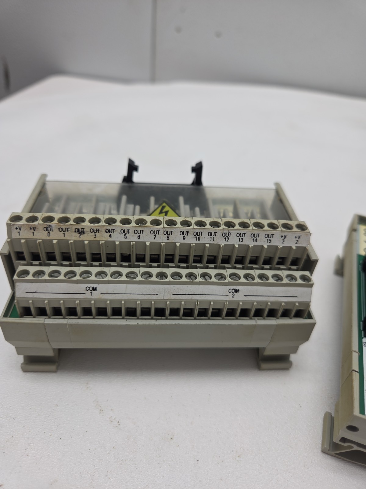 Allen Bradley 1492-IFM20F-F24-2 Ser A 20-Pt Fusible Digital IFM 10-30V AC/DC 2X