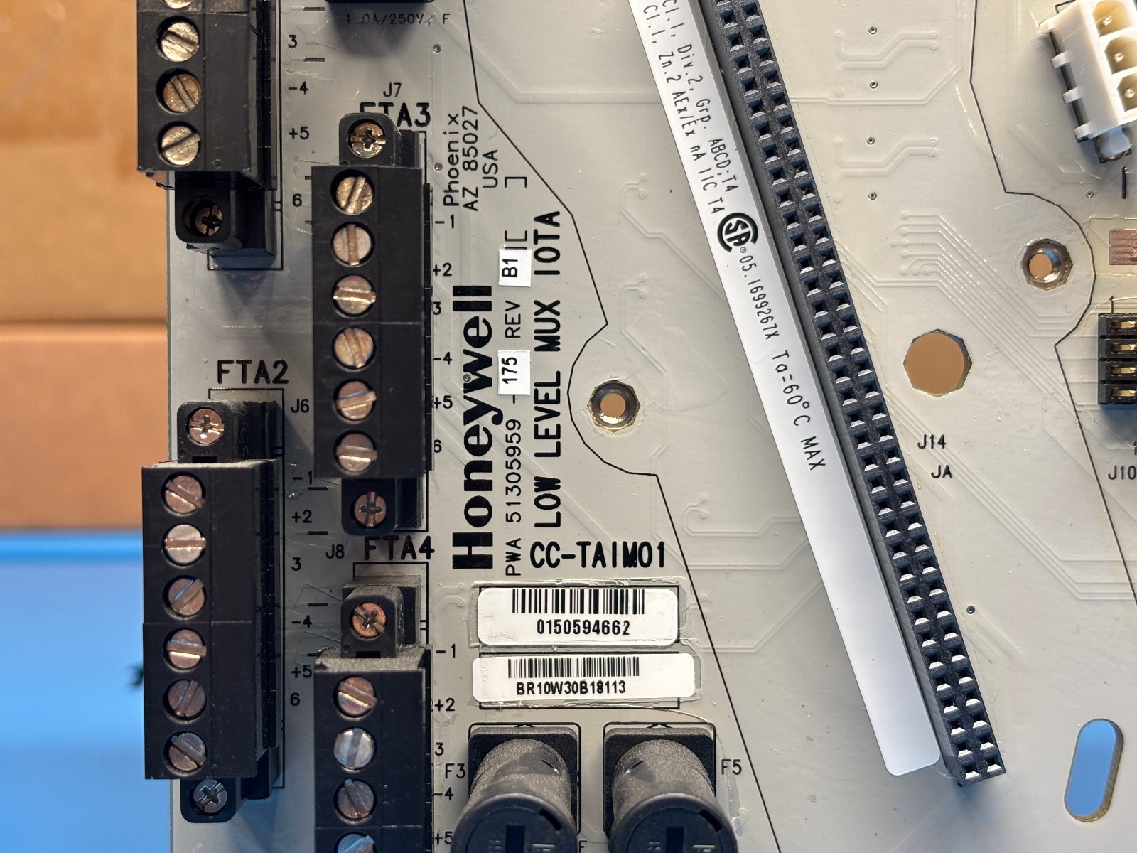 Honeywell CC-TAIM01 LOW LEVEL MUX IOTA Base for Controller Card Module