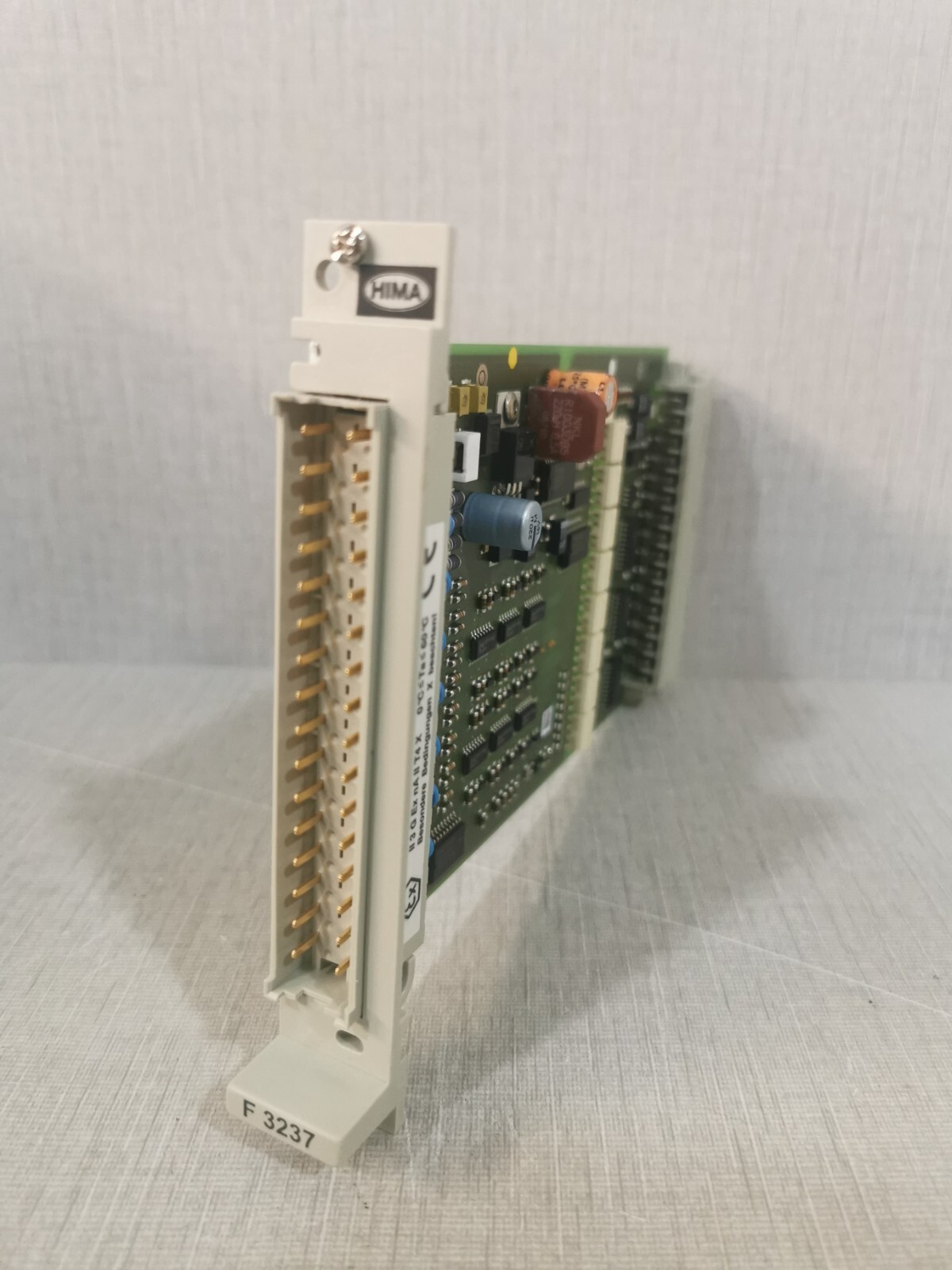 HIMA F 3237 INPUT MODULE 98 4713302 REV 04- NEW WITH FILTHY BOX