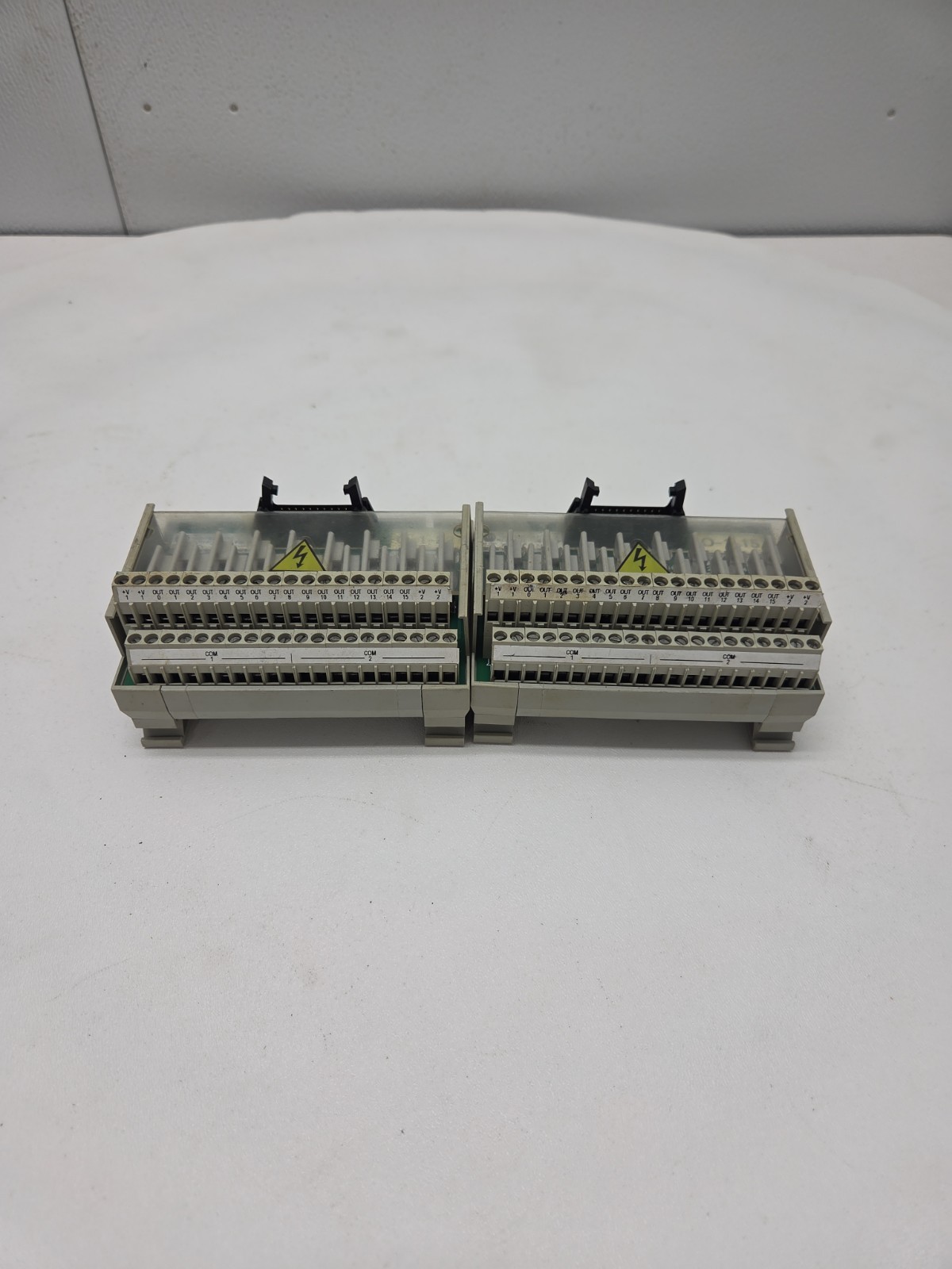 Allen Bradley 1492-IFM20F-F24-2 Ser A 20-Pt Fusible Digital IFM 10-30V AC/DC 2X