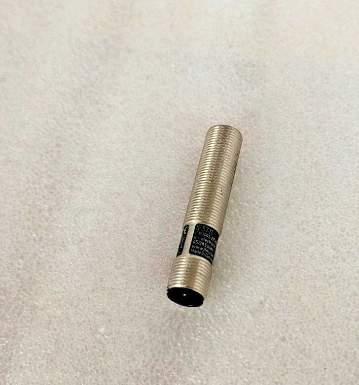 IF5711 IFM Electronic Effector Inductive Proximity Sensor