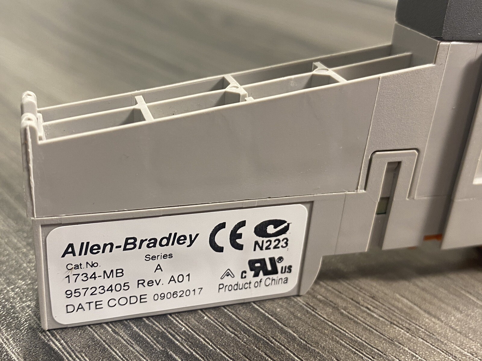 Allen Bradley 1734-IB8 Ser D 8-Point Digital Input Module w/ 1734-MB Base – USA