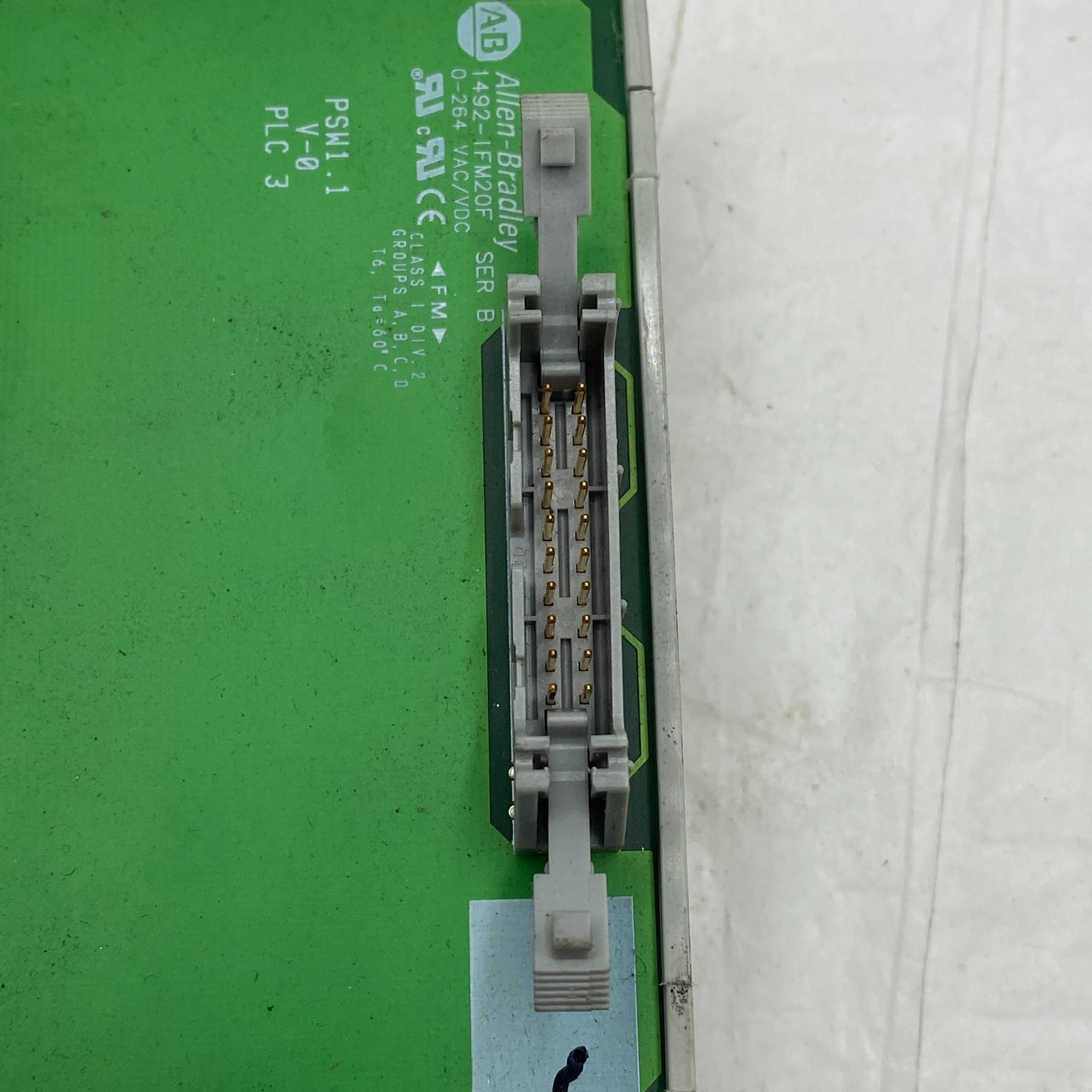 ALLEN BRADLEY AB 1492-IFM20F INTERFACE MODULE SER-B 0-264 VAC/VDC