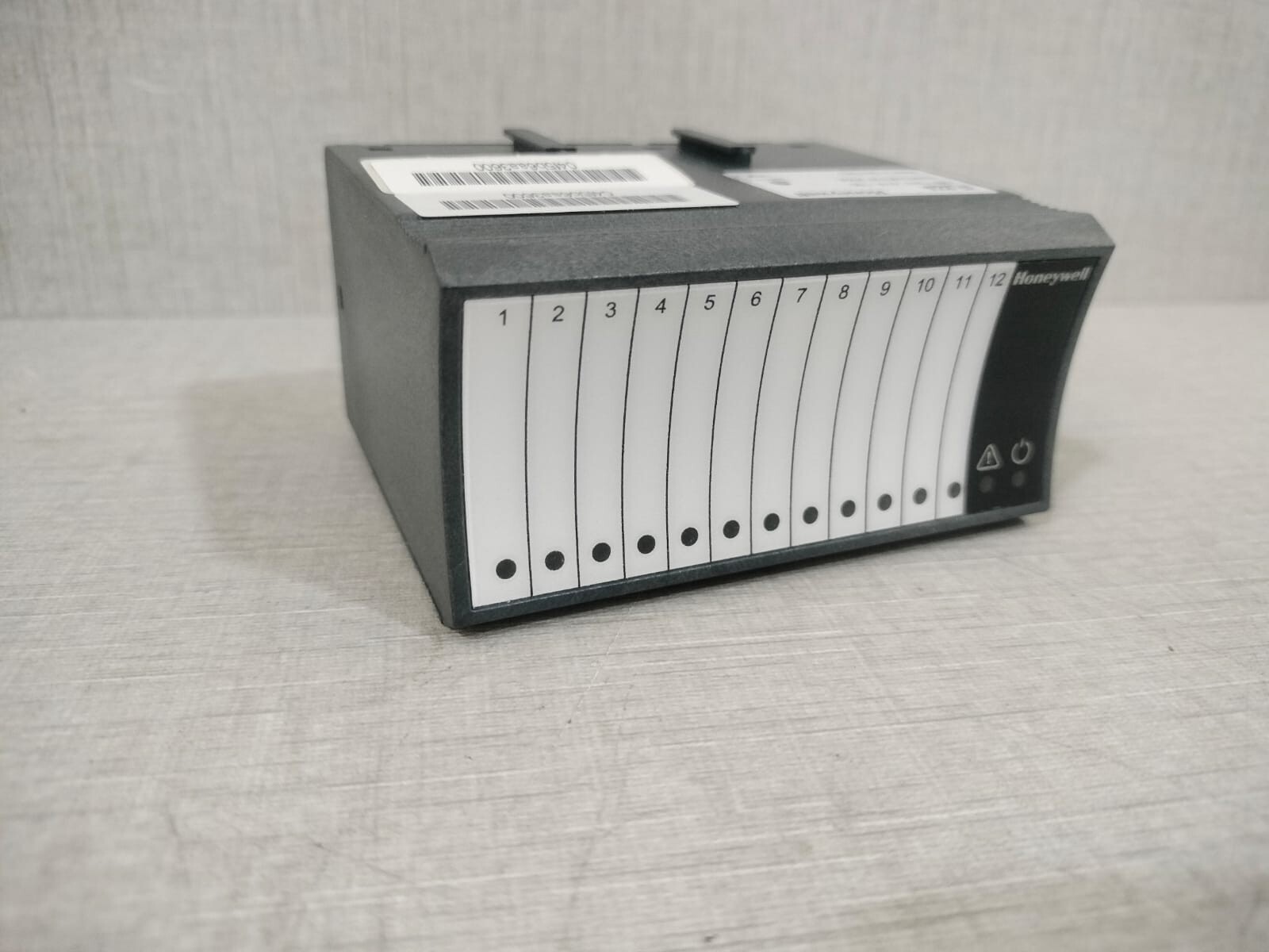 Honeywell XFL823A Distributed I/O 12 Digital Input Module W/ FILTHY & BROKEN BOX