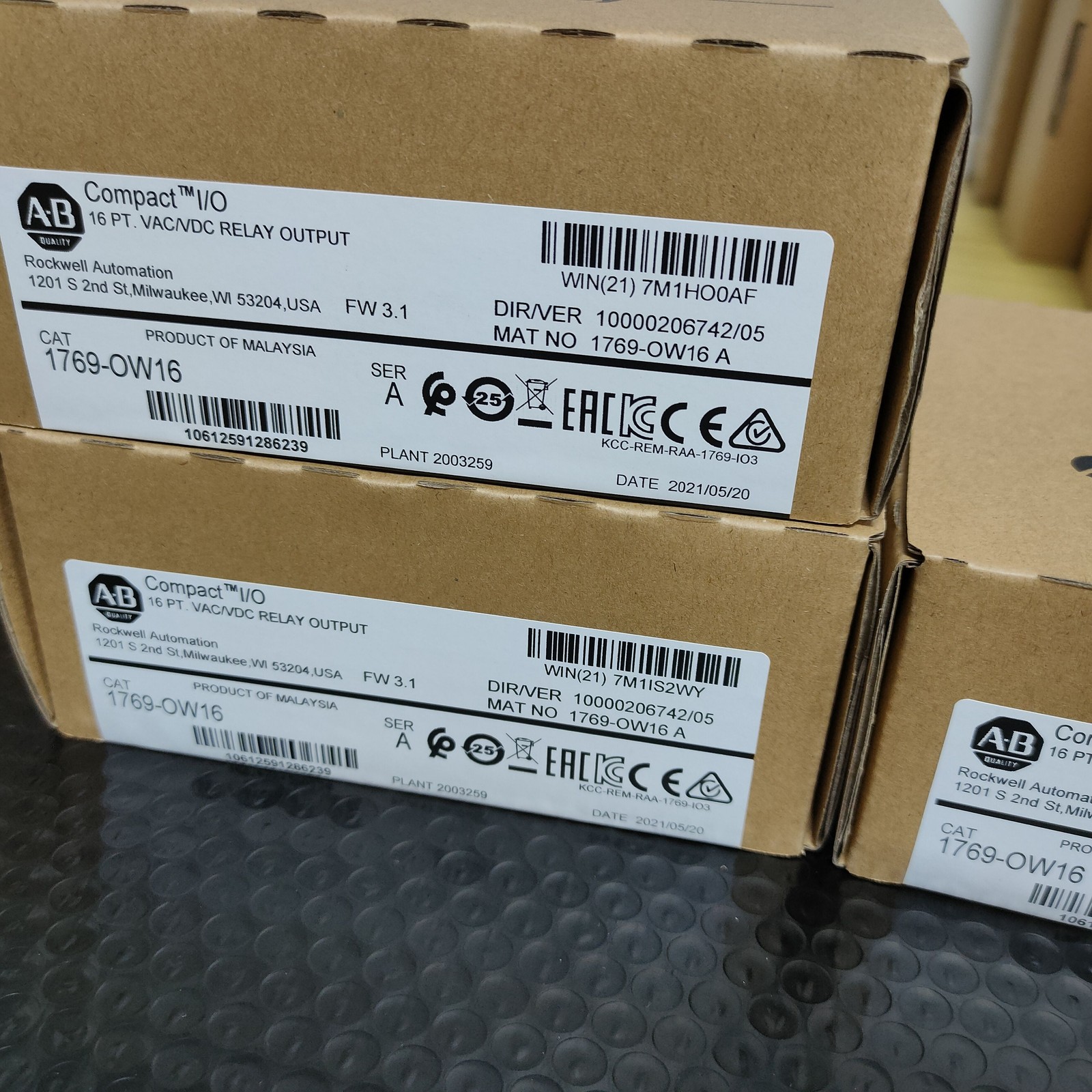 BRAND NEW AB 1769-OW16 CompactLogix Relay Output Module 1769OW16 PLC