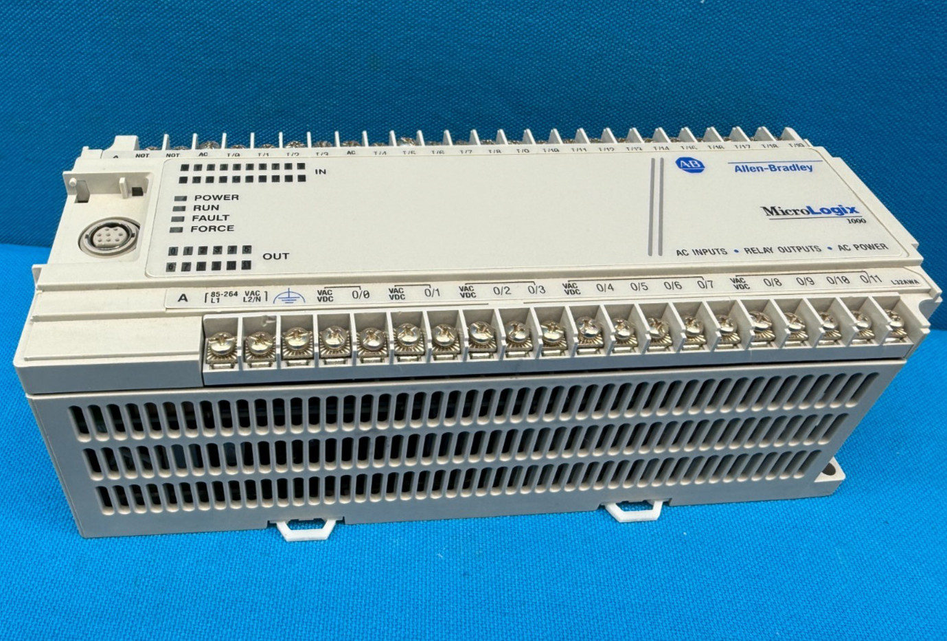 Allen-Bradley 1761-L32AWA MicroLogix 1000 Series-E Programmable Controller